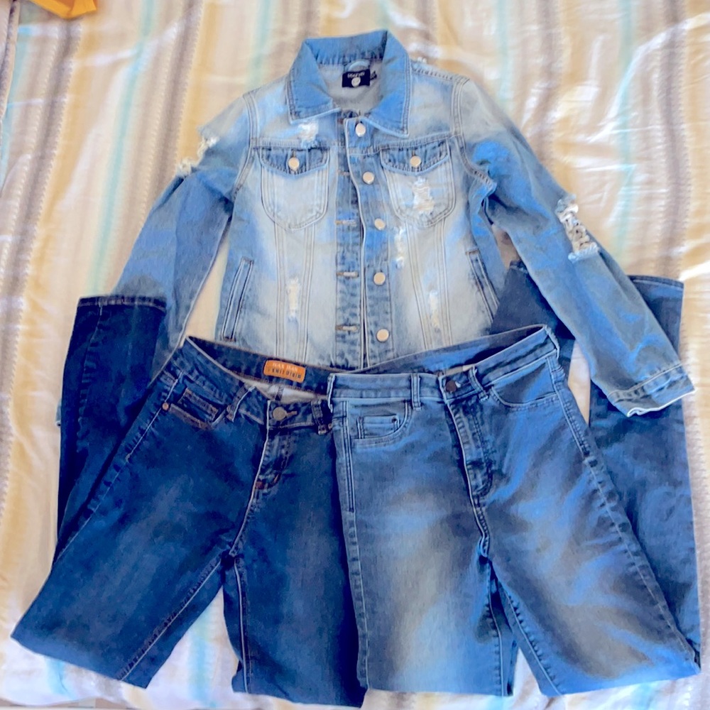 Denim combo： one coat and two jeans (H&M, Wax Jeans and Boohoo)